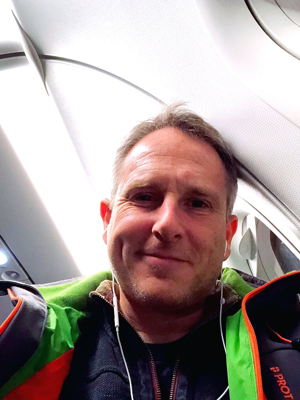 Selfie of Martin Sutherland in seat 2A on EasyJet flight 6924 from Amsterdam to Edinburgh